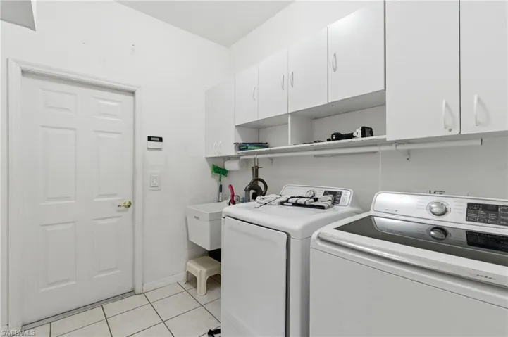 2103 Ne 5th Ter, Cape Coral, Florida 33909