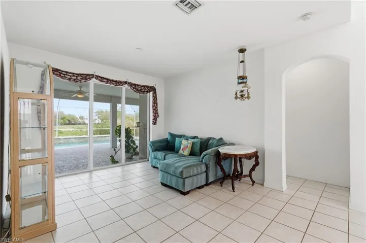 2103 Ne 5th Ter, Cape Coral, Florida 33909