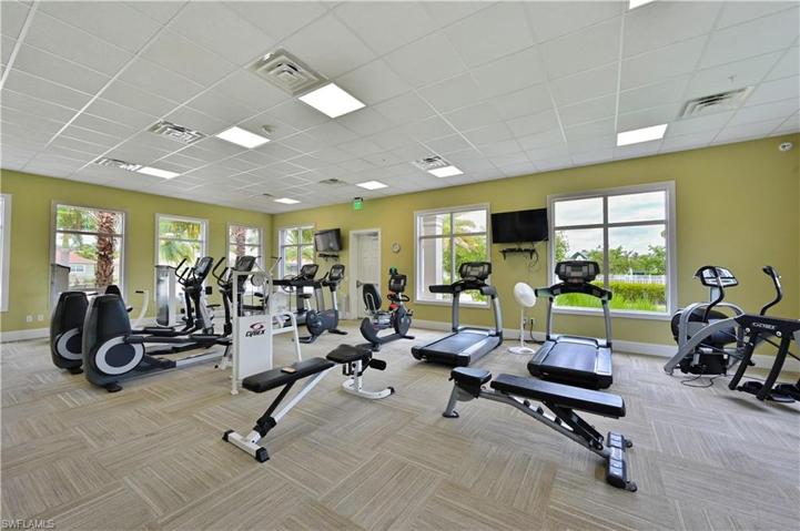 3245  Royal Gardens  AVE, Fort Myers, FL 33916