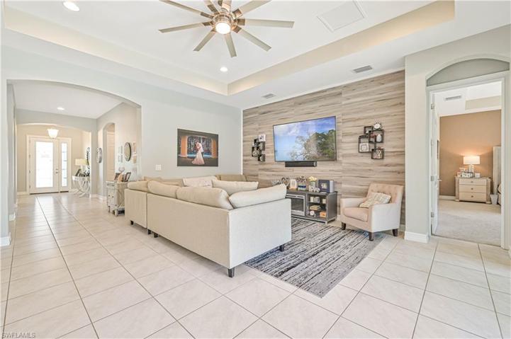 3245  Royal Gardens  AVE, Fort Myers, FL 33916