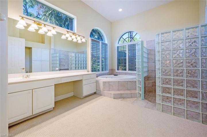 25091 Ridge Oak DR, BONITA SPRINGS FL 34134