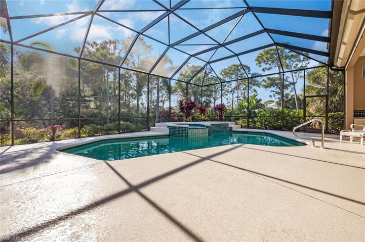 25091 Ridge Oak DR, BONITA SPRINGS FL 34134