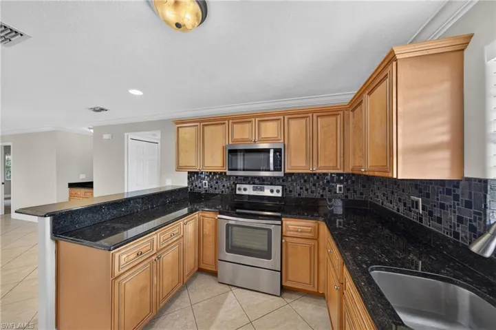 4205 Se 19th Ave 203, Cape Coral, Florida 33904