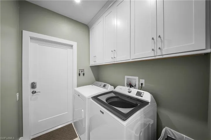13661 Southampton Dr, Bonita Springs, Florida 34135