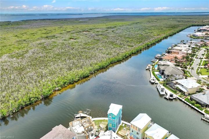 5838 Shell Cove DR, CAPE CORAL FL 33914