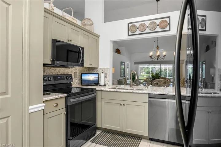 8501  Mustang  DR, Naples, FL 34113