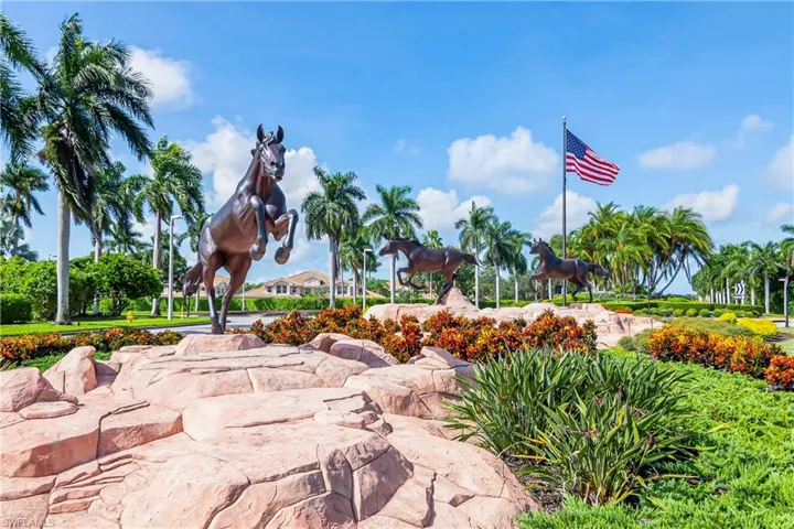 8501  Mustang  DR, Naples, FL 34113