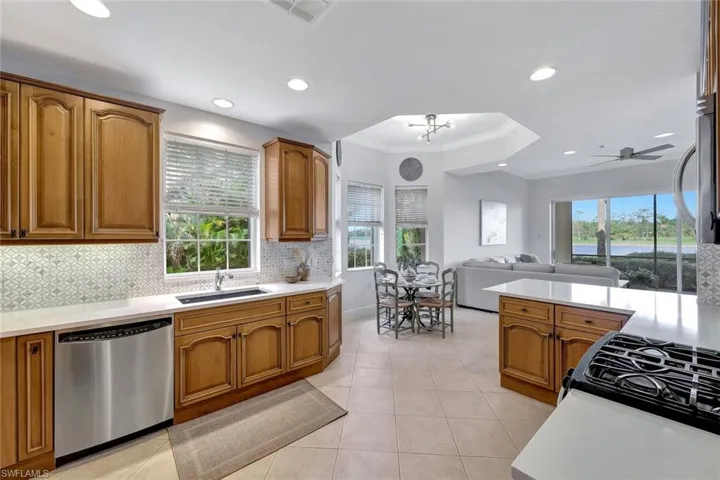 3695  Montreux  LN, Naples, FL 34114
