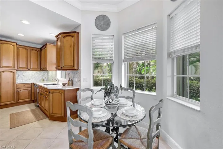 3695  Montreux  LN, Naples, FL 34114