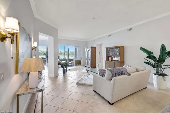 3695  Montreux  LN, Naples, FL 34114