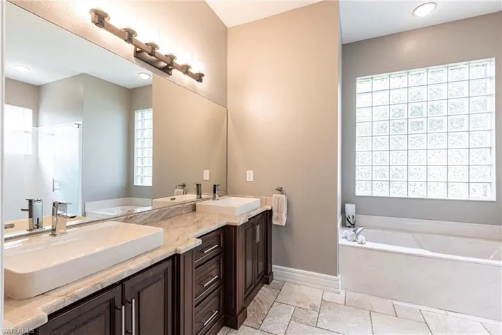 873  Grand Rapids  BLVD, Naples, FL 34120