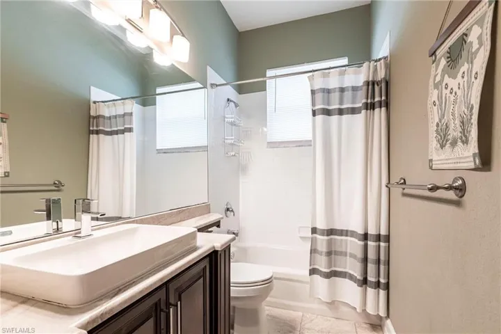 873  Grand Rapids  BLVD, Naples, FL 34120