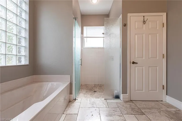 873  Grand Rapids  BLVD, Naples, FL 34120