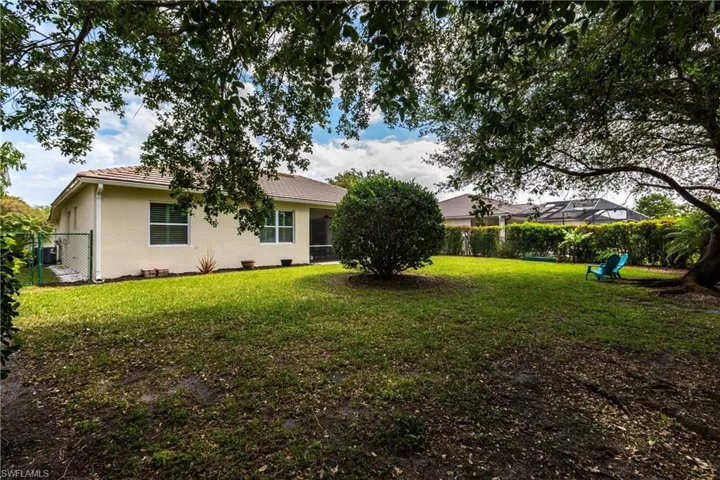 873  Grand Rapids  BLVD, Naples, FL 34120