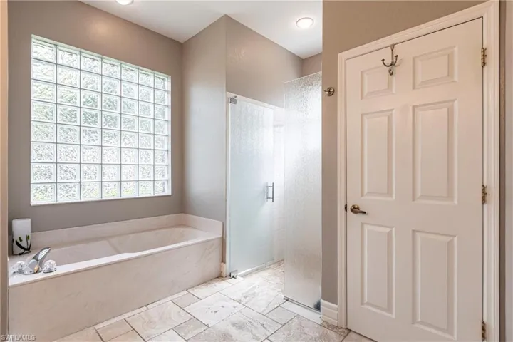 873  Grand Rapids  BLVD, Naples, FL 34120
