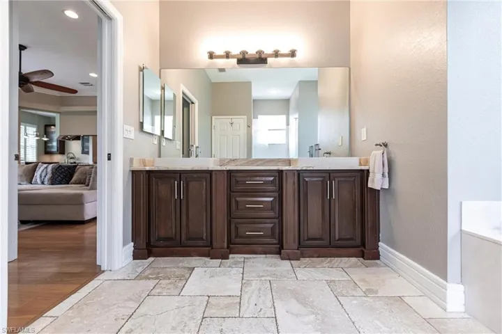 873  Grand Rapids  BLVD, Naples, FL 34120