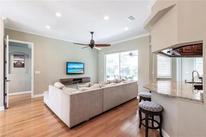 873  Grand Rapids  BLVD, Naples, FL 34120