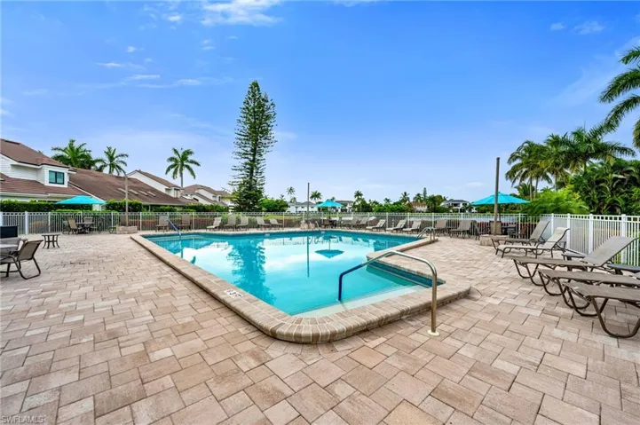 569 Park Shore Dr G5, Naples, Florida 34103