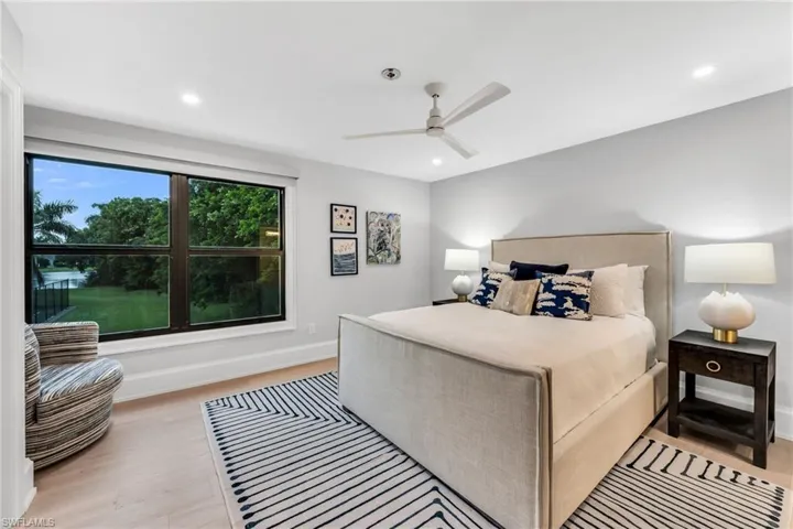 569 Park Shore Dr G5, Naples, Florida 34103
