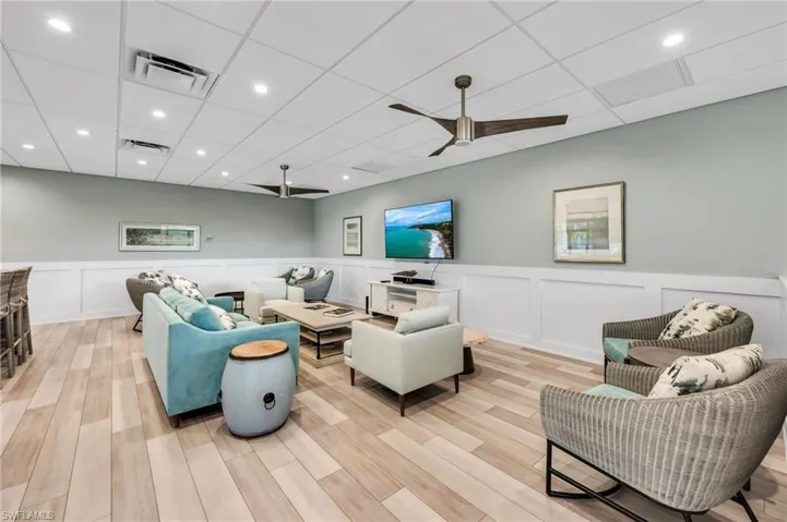 569 Park Shore Dr G5, Naples, Florida 34103