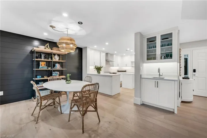 569 Park Shore Dr G5, Naples, Florida 34103