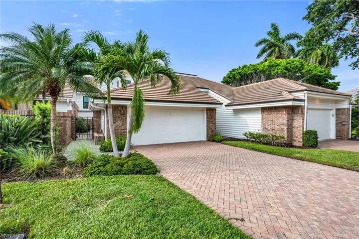 569 Park Shore Dr G5, Naples, Florida 34103
