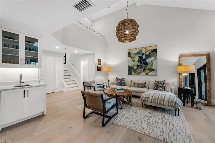569 Park Shore Dr G5, Naples, Florida 34103