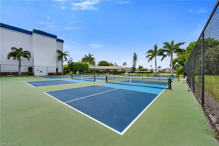 569 Park Shore Dr G5, Naples, Florida 34103