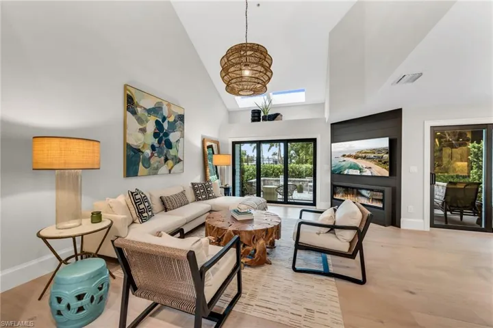 569 Park Shore Dr G5, Naples, Florida 34103