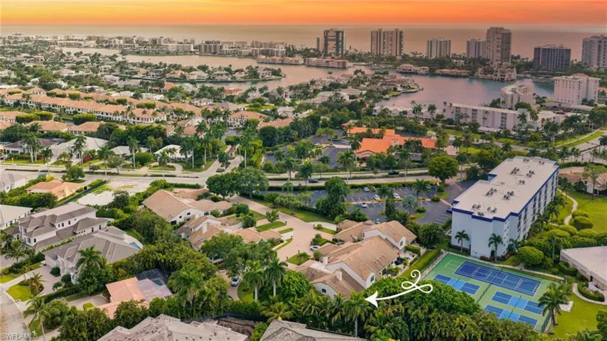 569 Park Shore Dr G5, Naples, Florida 34103