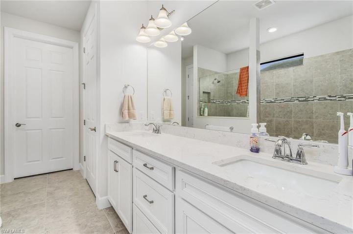 Double sinks in Primary Bedroom suite