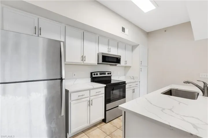 7975  Preserve  CIR, Naples, FL 34119