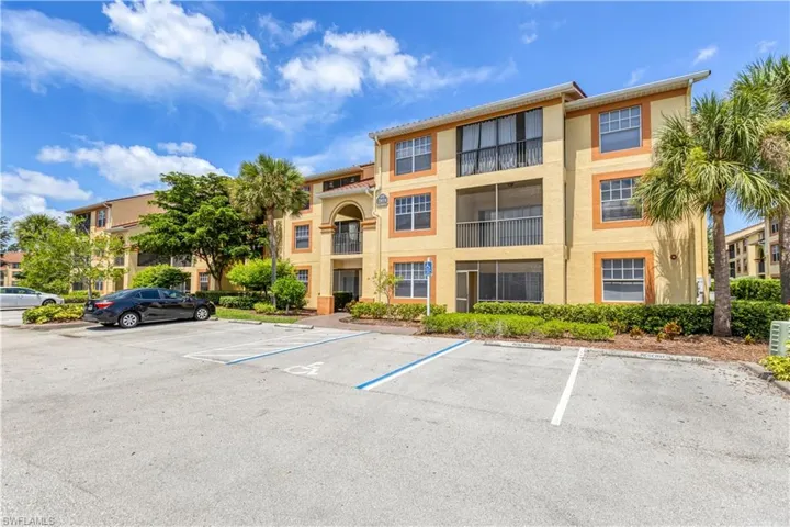 7975  Preserve  CIR, Naples, FL 34119