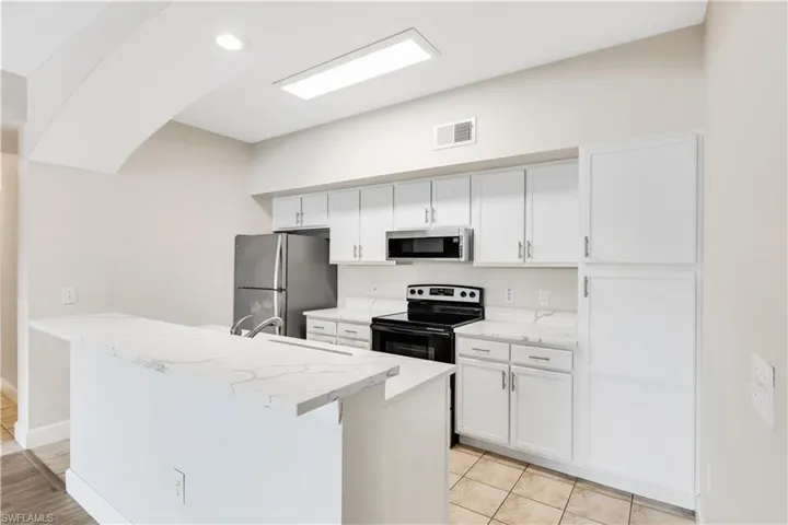 7975  Preserve  CIR, Naples, FL 34119