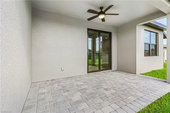 825 SW 9th  CT, Cape Coral, FL 33991