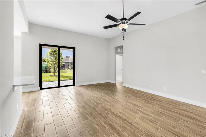 825 SW 9th  CT, Cape Coral, FL 33991