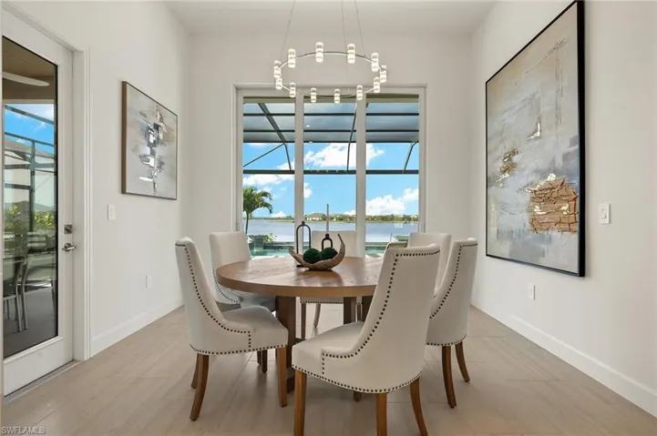 Breakfast Nook w/ Beautiful View of the Lake