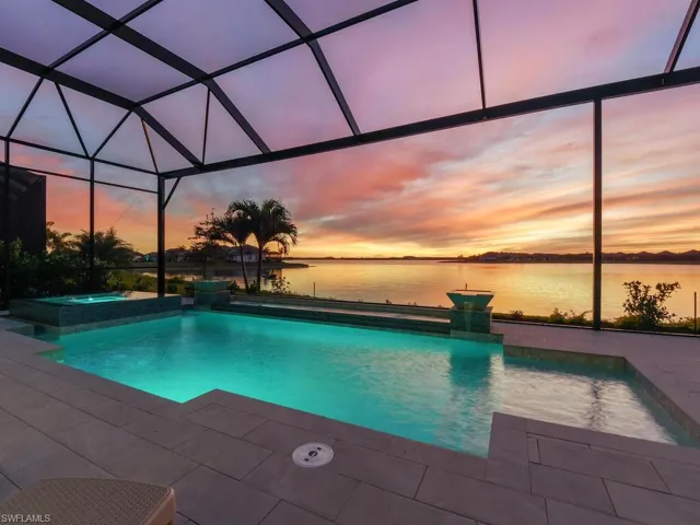 Infinity Edge Gas Heated Pool & Spa, Sun Shelf, Waterfalls & Beautiful Sunset Views