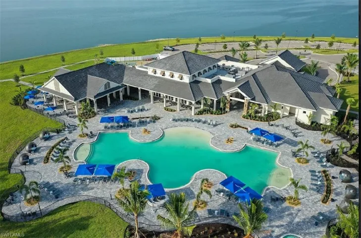 Resort Style Pool & Restaurant!