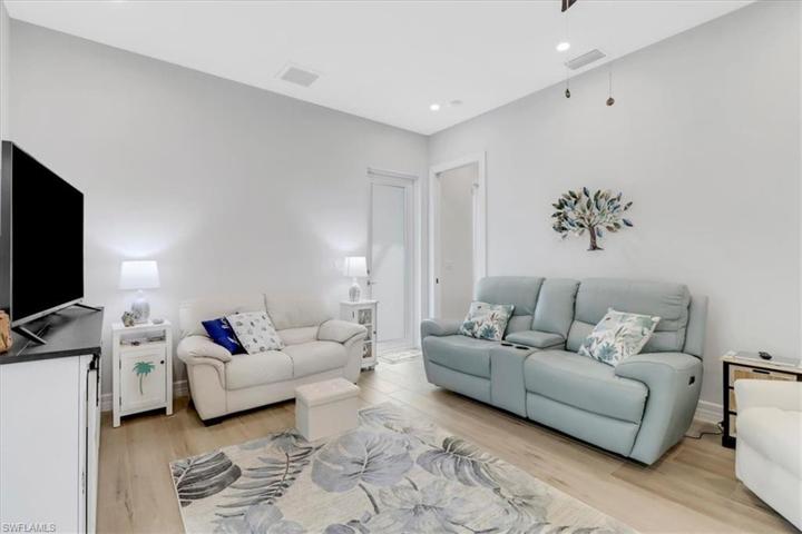 Guest Suite 2 - Living Area
