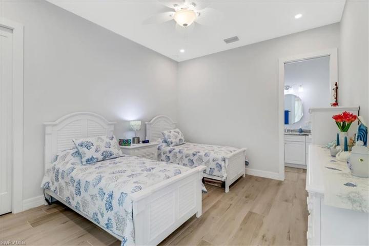 Guest Suite 2 - Bedroom with Walk-in Closet and En-Suite Bathroom