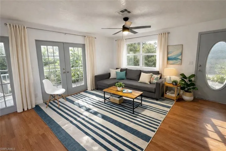 5202 Cypress Ln, Naples, Florida 34113