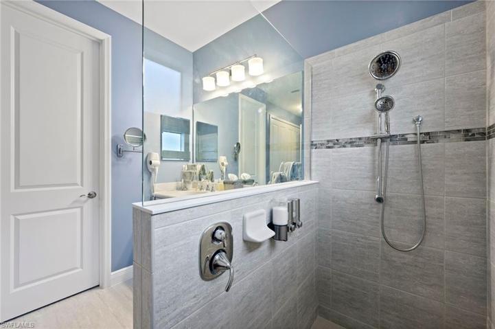 Gorgeous Walk-in Shower
