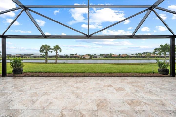 Panoramic screens for optimal viewing