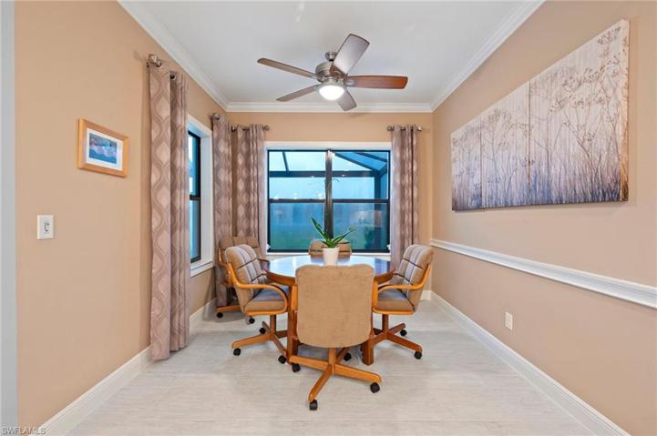 Eat in Kitchen Nook