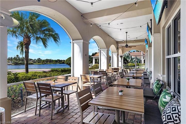 Restuarant w/Indoor & Outdoor Seating