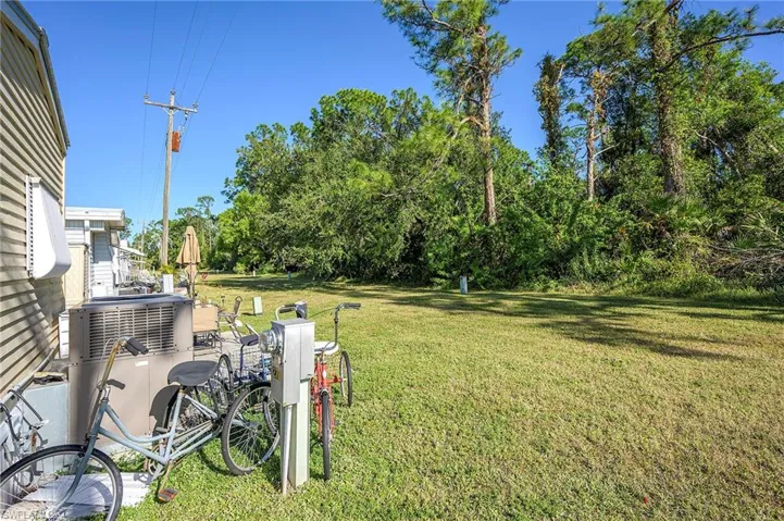 271 Caravan Cir, North Fort Myers, Florida 33903