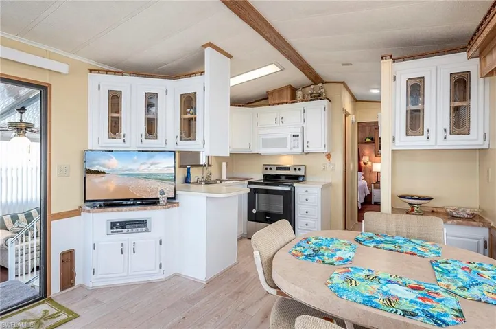 271 Caravan Cir, North Fort Myers, Florida 33903