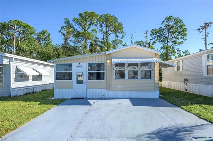 271 Caravan Cir, North Fort Myers, Florida 33903