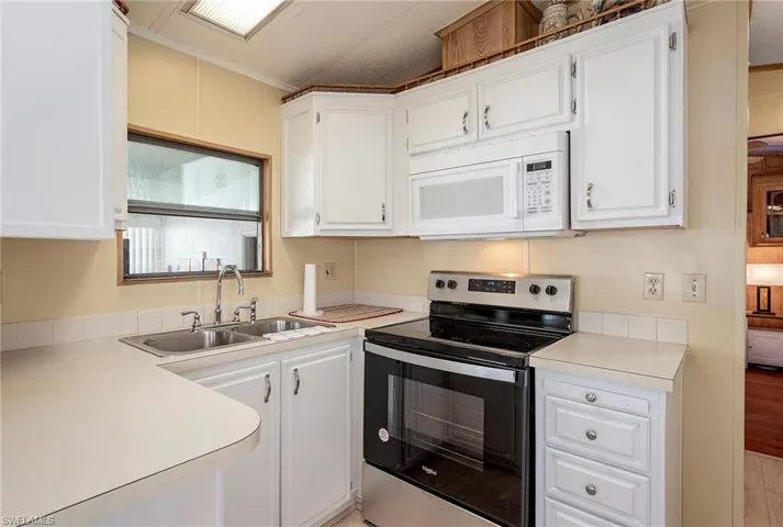 271 Caravan Cir, North Fort Myers, Florida 33903